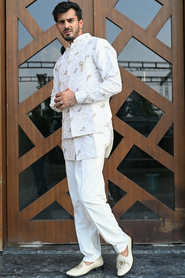 Fown Leaf Embroidery Short Kurta Jacket with Round Cut by Side - Image 2