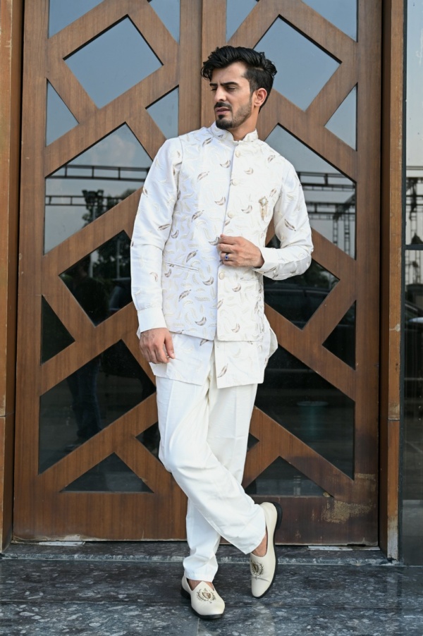 Fown Leaf Embroidery Short Kurta Jacket with Round Cut by Side