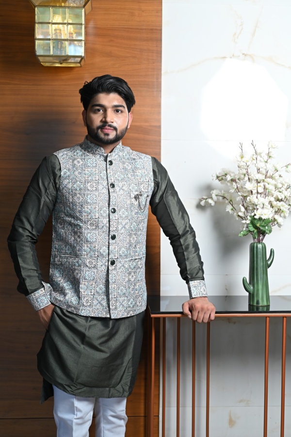 Pale Green Kurta with Geometric Sea Green Matching Jacket - Image 2