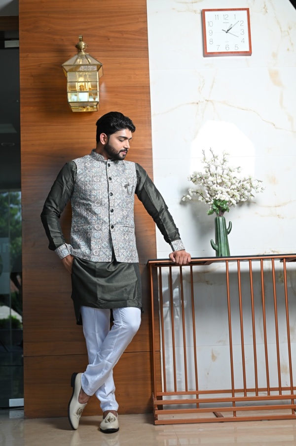 Pale Green Kurta with Geometric Sea Green Matching Jacket