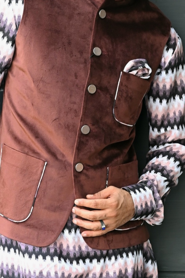 Woody Brown Suede Jacket with Arrow Print Kurta - Image 3