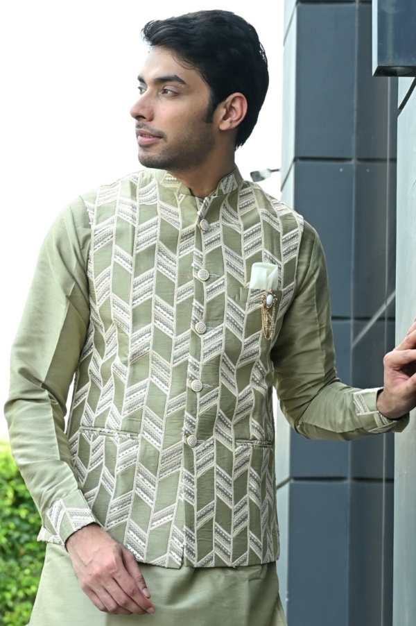 Lauki Green Matching Kurta Jacket with Geometrial from Matching Thread Work